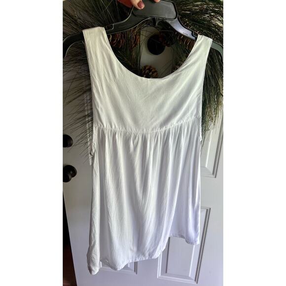 Pristine White Batik Ball Sleeveless Rayon top Size Small/Medium-Not For Sale - Picture 5 of 13